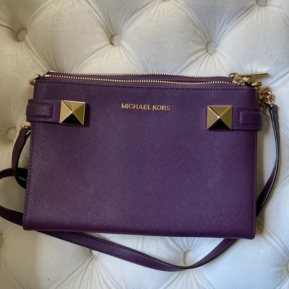Michael Kors Collection Handbags - 💜Michael Kors crossbody purple💜